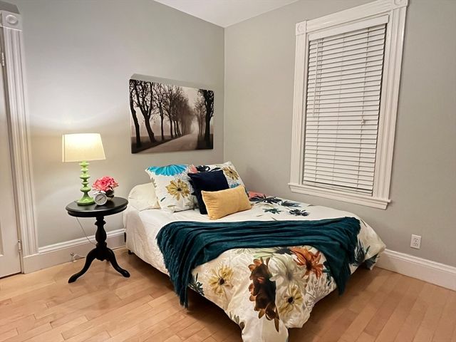 128 Chestnut St 1, Brookline, MA 02445