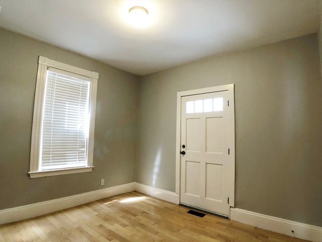 128 Chestnut St 1, Brookline, MA 02445