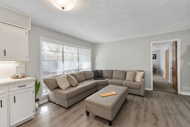 529 E Kempner, Mabank, TX 75147