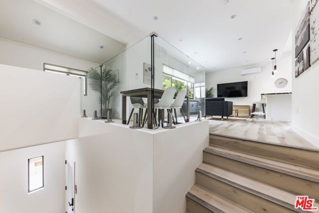 9024 Phyllis Avenue B, West Hollywood, CA 90069