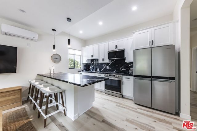 9024 Phyllis Avenue B, West Hollywood, CA 90069