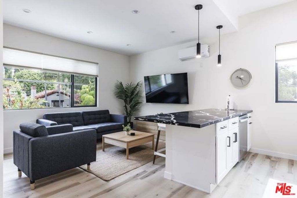 9024 Phyllis Avenue B, West Hollywood, CA 90069