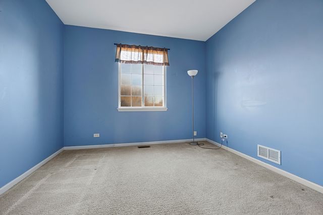 2501 Hennig Road, Hampshire, IL 60140