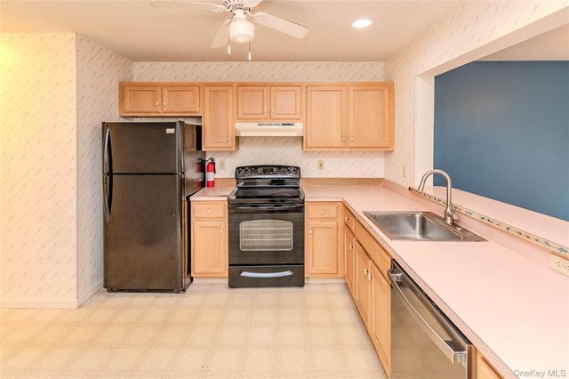 255 Crestwood Court, Fishkill, NY 12524