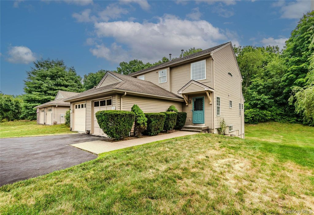 255 Crestwood Court, Fishkill, NY 12524