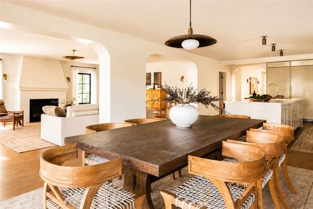 933 S Sycamore Avenue, Los Angeles, CA 90036