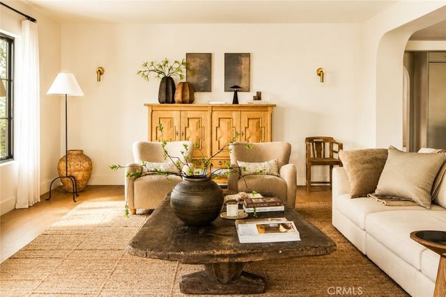 933 S Sycamore Avenue, Los Angeles, CA 90036