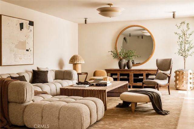 933 S Sycamore Avenue, Los Angeles, CA 90036