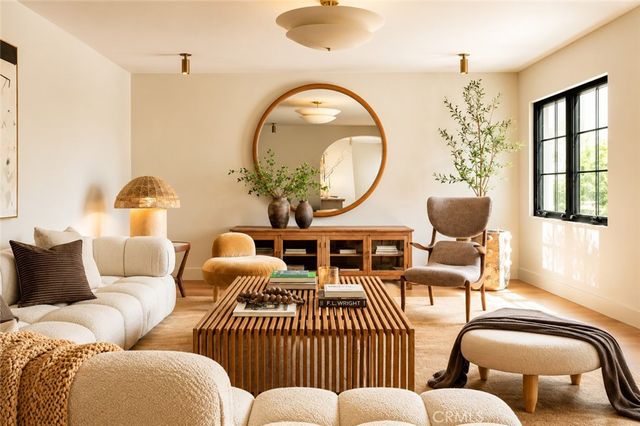 933 S Sycamore Avenue, Los Angeles, CA 90036