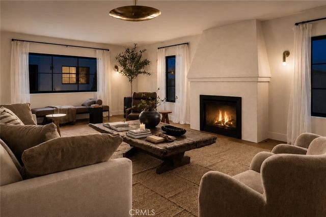 933 S Sycamore Avenue, Los Angeles, CA 90036