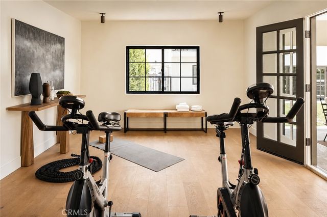 933 S Sycamore Avenue, Los Angeles, CA 90036