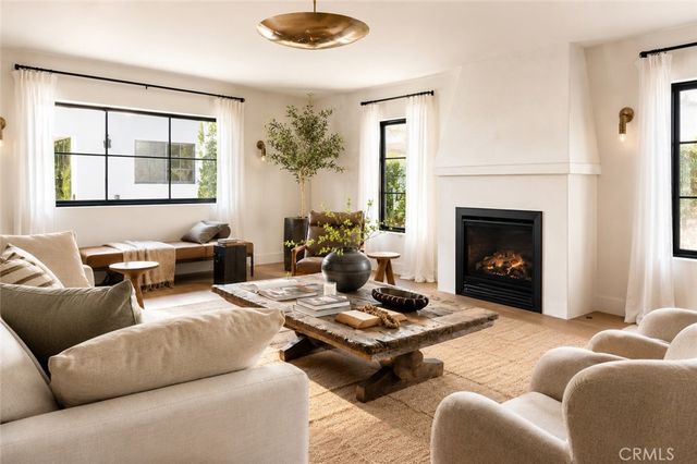933 S Sycamore Avenue, Los Angeles, CA 90036
