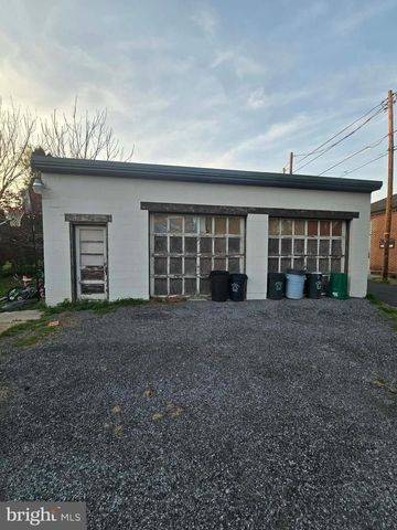 36 N RAILROAD ST, Annville, PA 17003