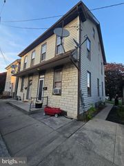36 N RAILROAD ST, Annville, PA 17003