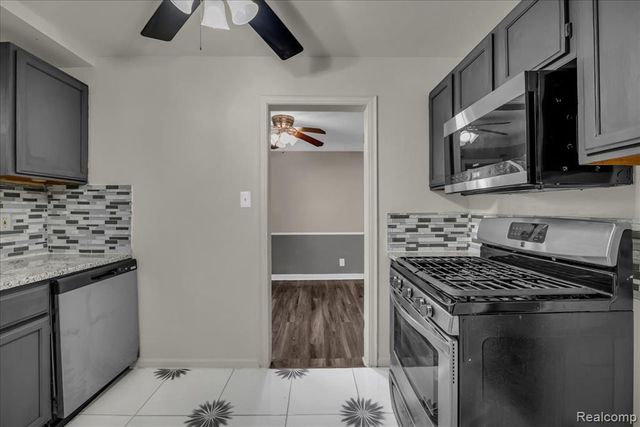 8882 Warwick Street, Detroit, MI 48228