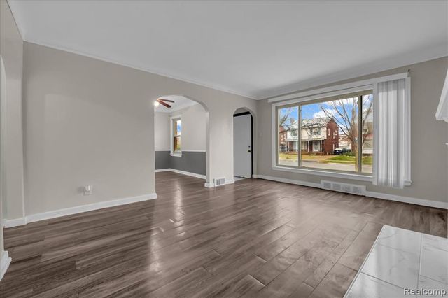 8882 Warwick Street, Detroit, MI 48228