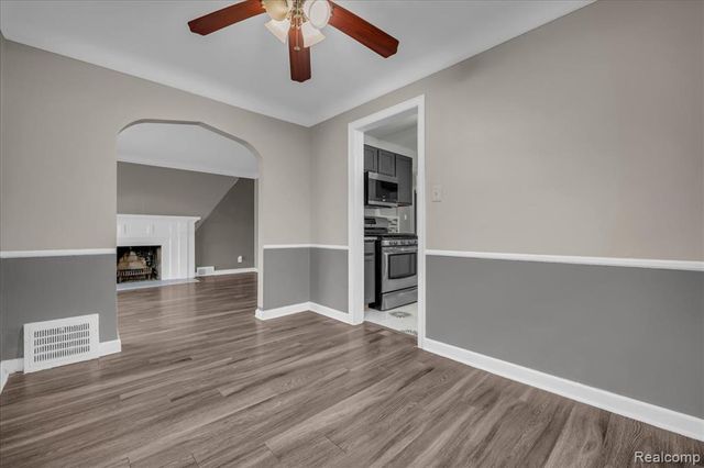 8882 Warwick Street, Detroit, MI 48228