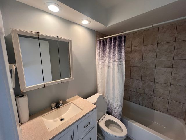 1303 N Baldwin Court B3, Palatine, IL 60074