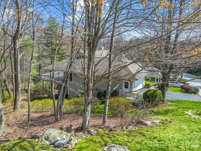 111 Broadmoor Drive, Flat Rock, NC 28731