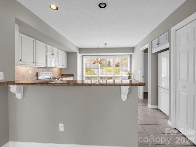 111 Broadmoor Drive, Flat Rock, NC 28731