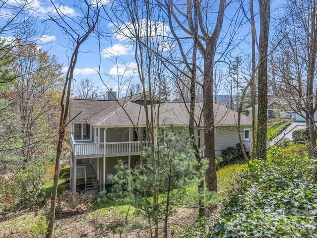 111 Broadmoor Drive, Flat Rock, NC 28731