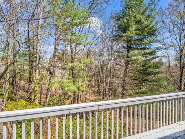 111 Broadmoor Drive, Flat Rock, NC 28731