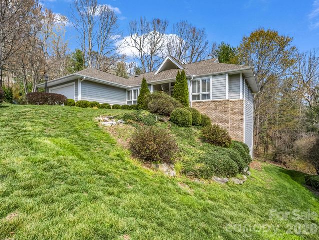 111 Broadmoor Drive, Flat Rock, NC 28731