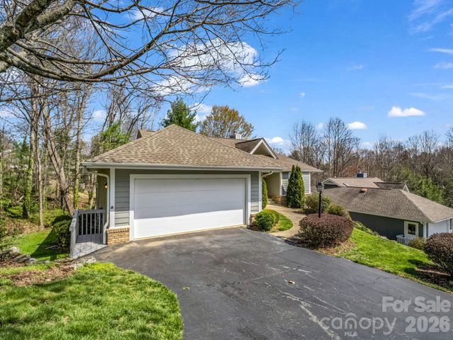 111 Broadmoor Drive, Flat Rock, NC 28731