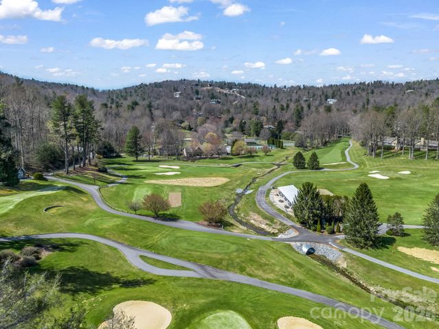 111 Broadmoor Drive, Flat Rock, NC 28731