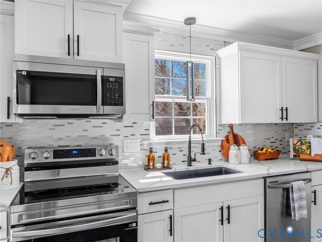 4210 Henshaw Dr, North Dinwiddie, VA 23803