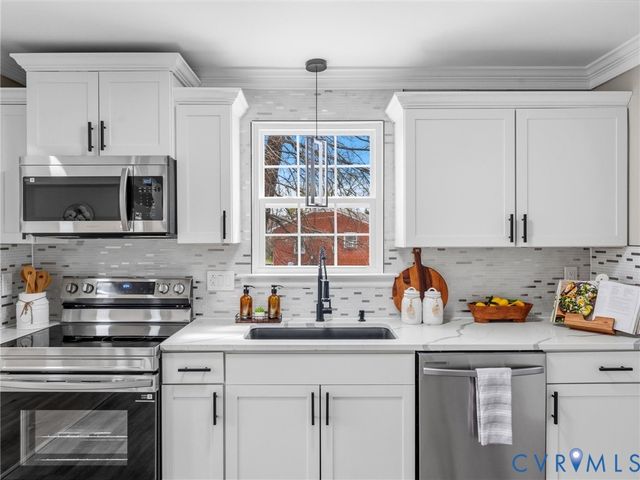 4210 Henshaw Dr, North Dinwiddie, VA 23803