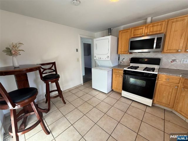 165 Oak Grove Avenue, Hasbrouck Heights, NJ 07604