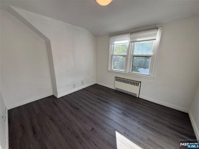165 Oak Grove Avenue, Hasbrouck Heights, NJ 07604