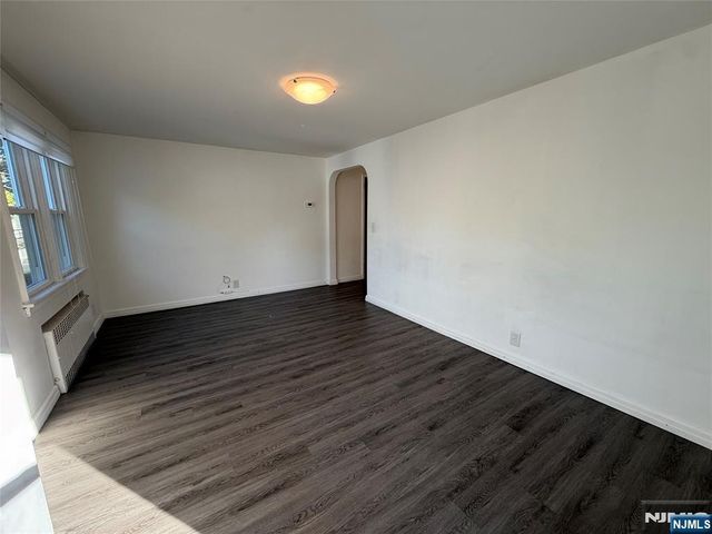 165 Oak Grove Avenue, Hasbrouck Heights, NJ 07604