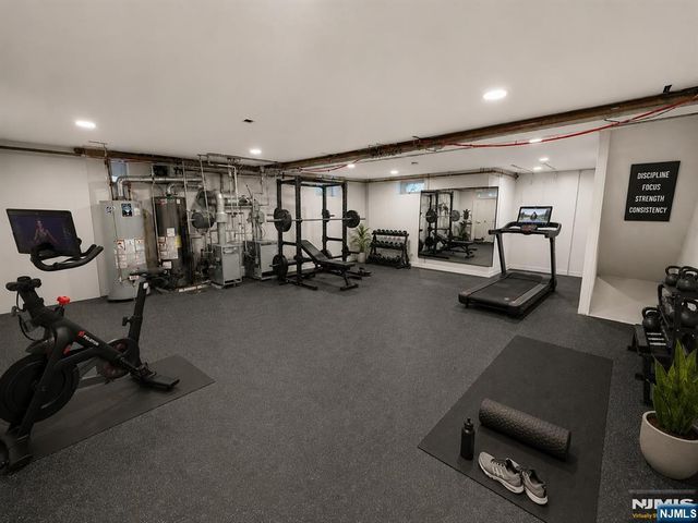 165 Oak Grove Avenue, Hasbrouck Heights, NJ 07604