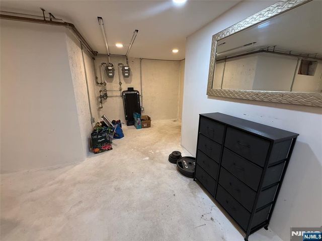 165 Oak Grove Avenue, Hasbrouck Heights, NJ 07604