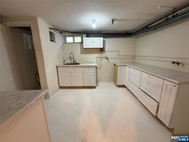 165 Oak Grove Avenue, Hasbrouck Heights, NJ 07604