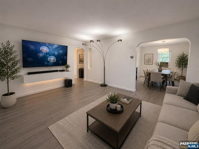 165 Oak Grove Avenue, Hasbrouck Heights, NJ 07604