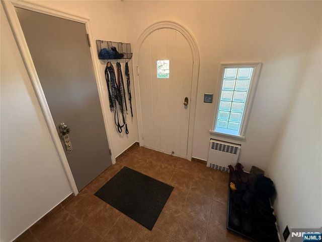 165 Oak Grove Avenue, Hasbrouck Heights, NJ 07604