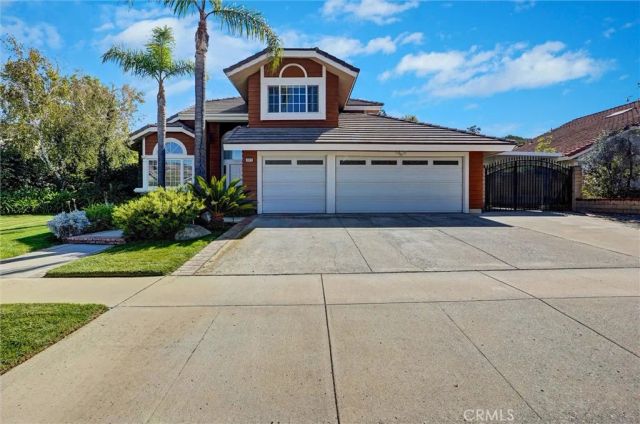 3329 Crazy Horse, Simi Valley, CA 93063
