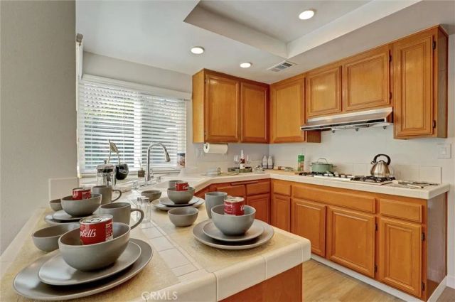 3329 Crazy Horse, Simi Valley, CA 93063