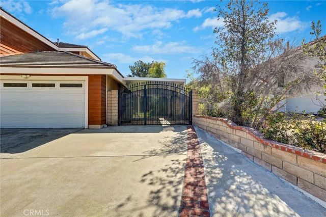 3329 Crazy Horse, Simi Valley, CA 93063