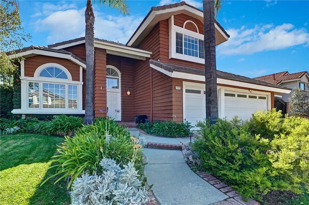 3329 Crazy Horse, Simi Valley, CA 93063