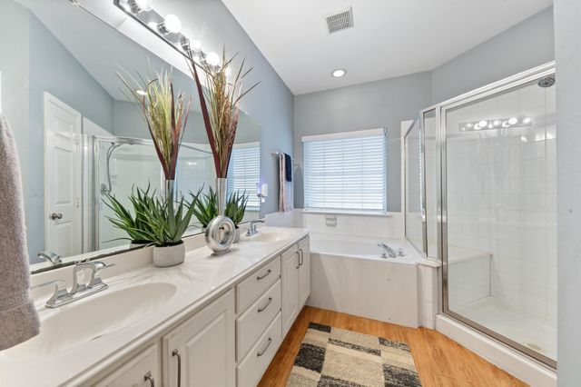 30 Endor Forest Place, The Woodlands, TX 77382