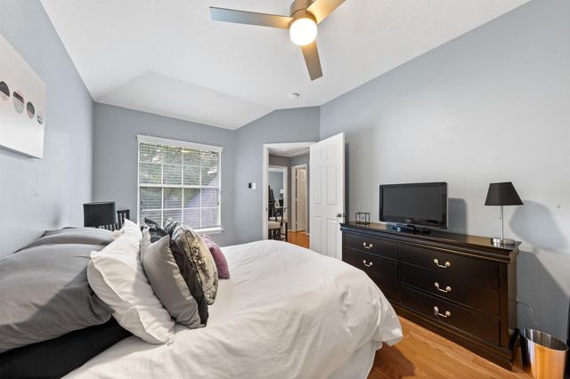 30 Endor Forest Place, The Woodlands, TX 77382