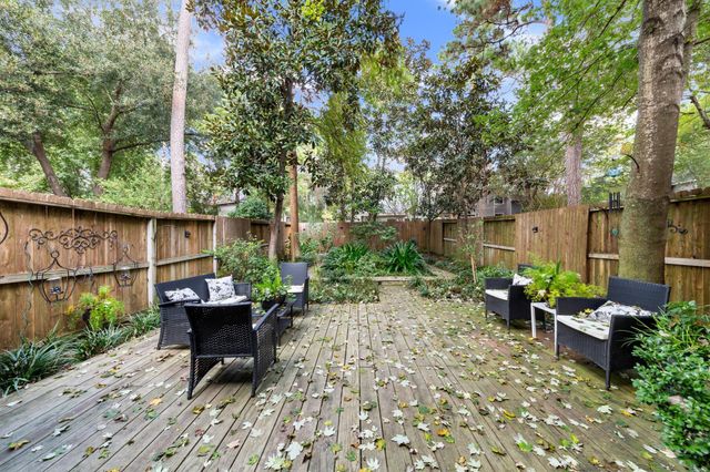 30 Endor Forest Place, The Woodlands, TX 77382