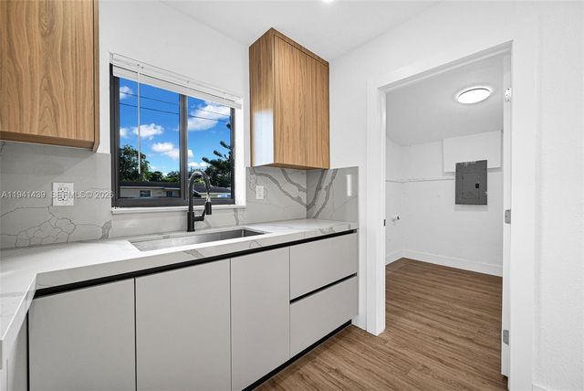 2931 NW 190th St, Miami Gardens, FL 33056