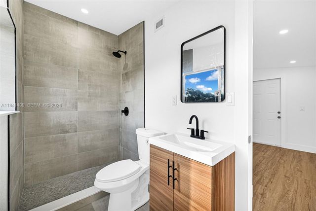 2931 NW 190th St, Miami Gardens, FL 33056