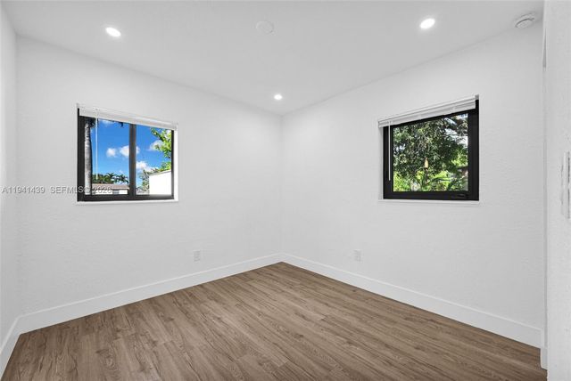 2931 NW 190th St, Miami Gardens, FL 33056