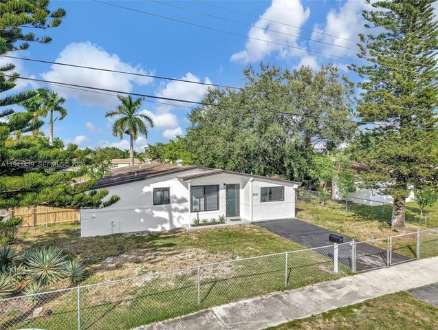 2931 NW 190th St, Miami Gardens, FL 33056